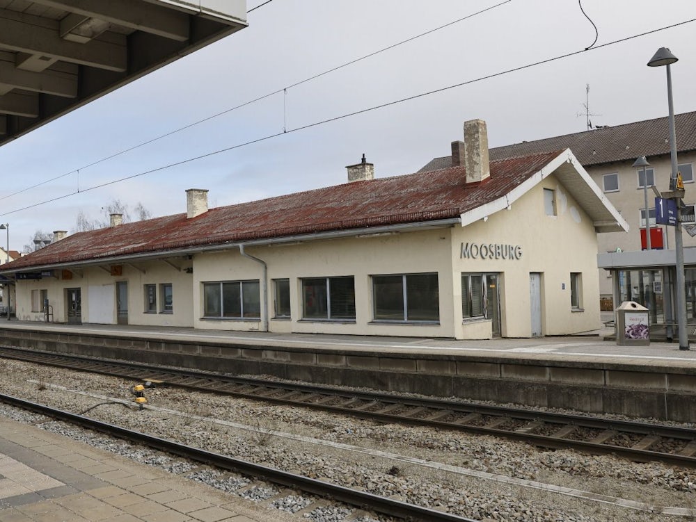 Moosburger Bahnhof: Reiseservice Gibt Auf