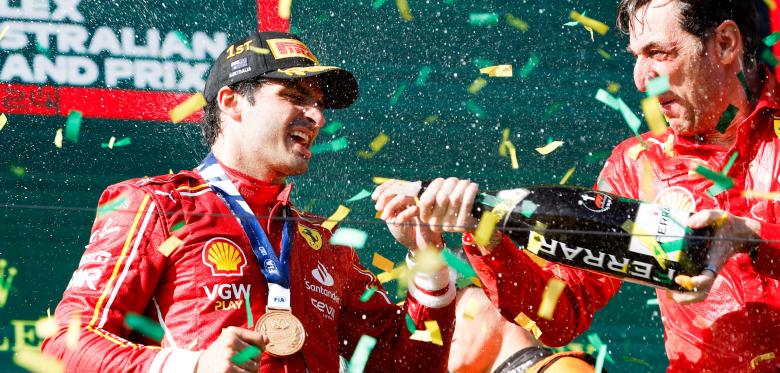 Sainz Gewinnt Vor Leclerc – Weltmeister Verstappen Scheidet Aus