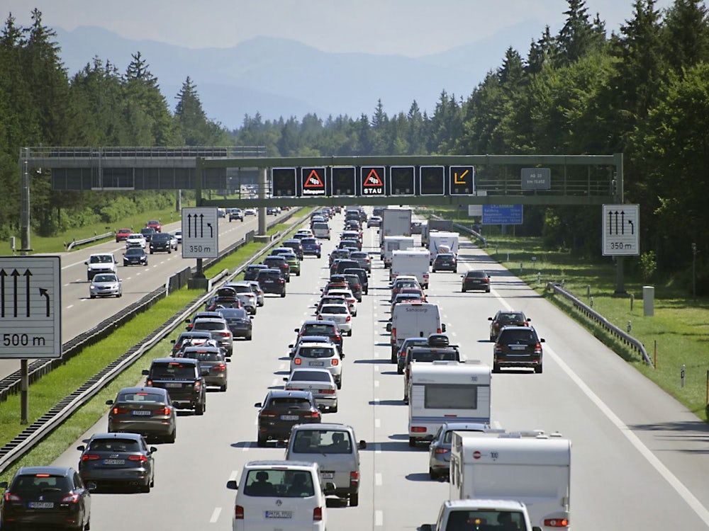 Stauwarnung: Verkehrslawine Im Anmarsch