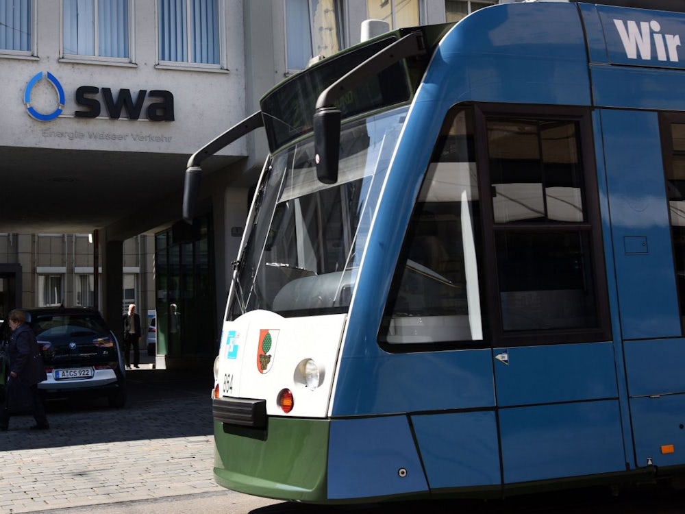 Augsburg: E Roller Fahrer Von Tram Erfasst Und Gestorben