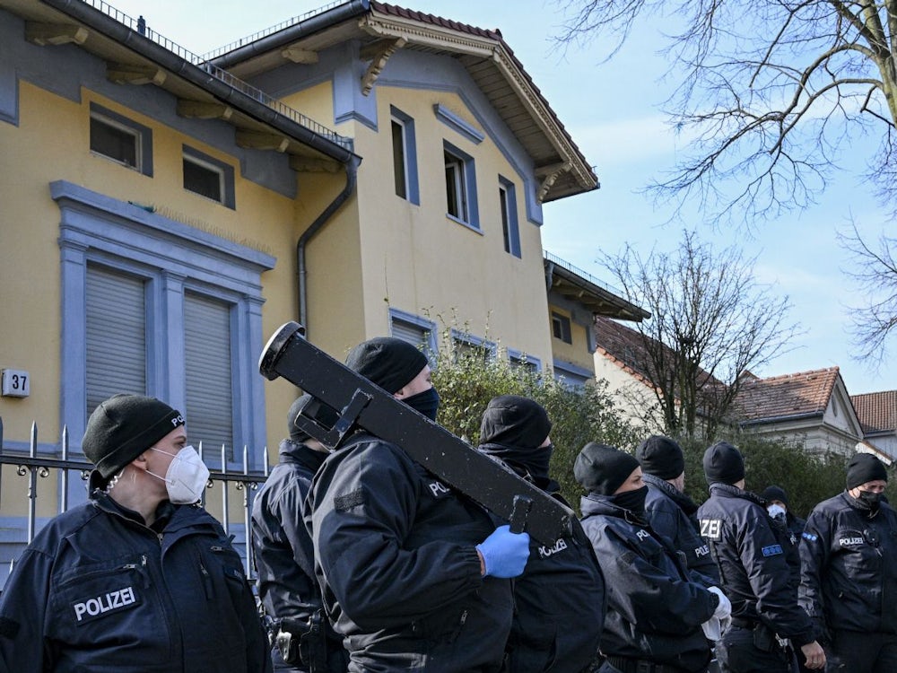 Organisierte Kriminalität: Clan Villa In Berlin Geräumt