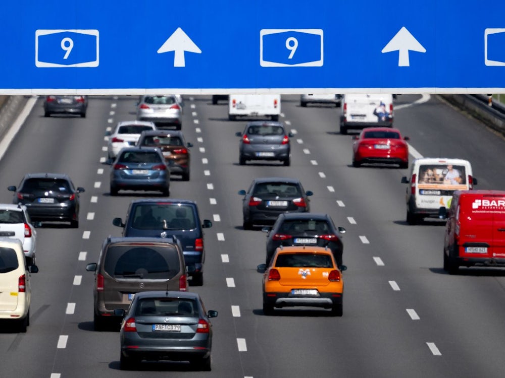 Verkehr Zu Ferienbeginn: Staus Auf Der Autobahn, Blockabfertigung Bei Füssen