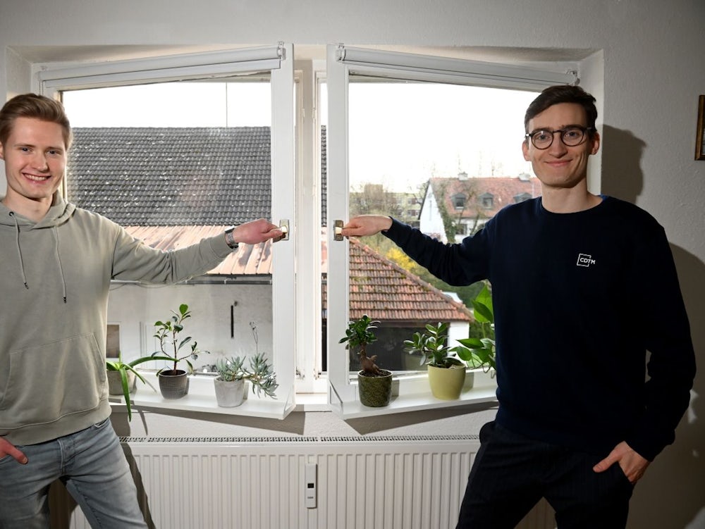 Video Zweier Münchner Erfinder Geht Viral: Das Schwenkbare Fensterbrett