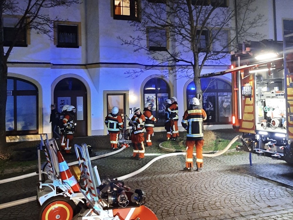 Moosburg: Hund Kommt Bei Wohnungsbrand Um