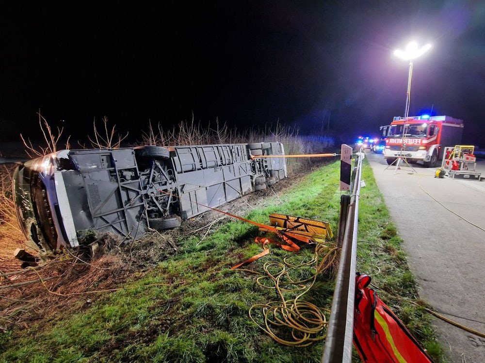 Verkehrsunfall: Erneut Schweres Busunglück: 22 Verletzte In Nrw Auf Der A44