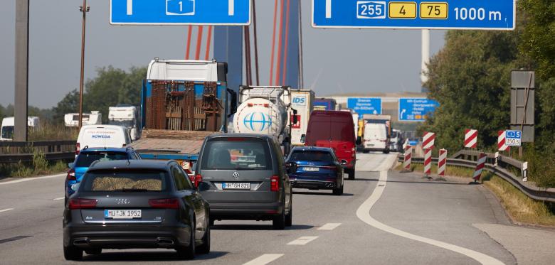 Auf Den Straßen Um Hamburg Wird Es Voll