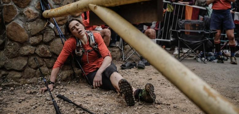 Erstmals Schafft Eine Frau Den Härtesten Lauf Der Welt