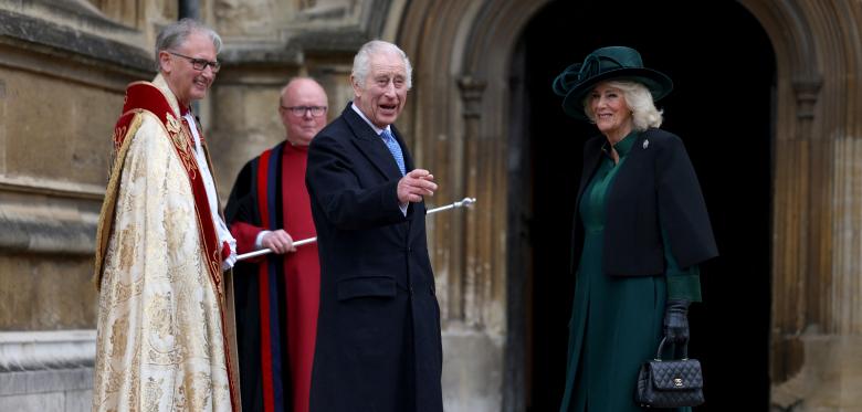 König Charles Und Königin Camilla Besuchen Ostergottesdienst