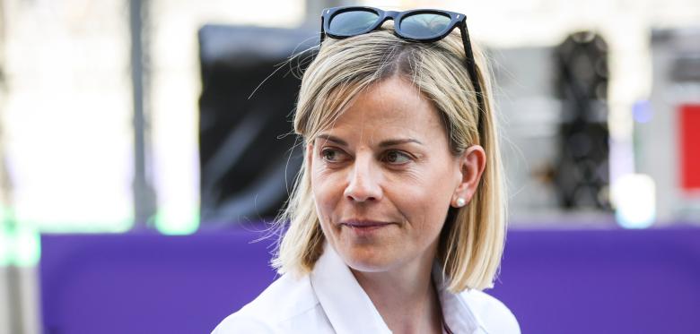 Susie Wolff Wirft Weltverband Frauenfeindlichkeit Vor Und Klagt