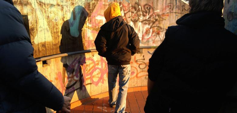 „diese Kinder Sind Alte Bekannte. Niemand Steht Morgens Auf Und Sagt, Heute Töte Ich”