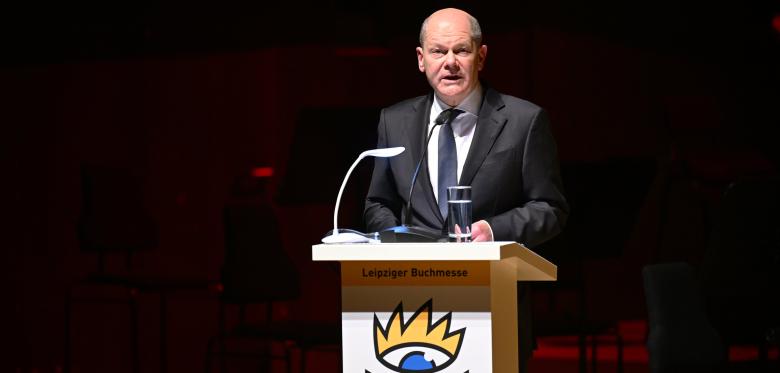 Scholz Rede Auf Leipziger Buchmesse Mehrfach Von Aktivisten Unterbrochen