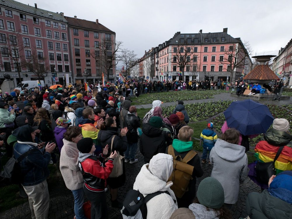 Kundgebung Auf Dem Gärtnerplatz: Gegen Das Genderverbot