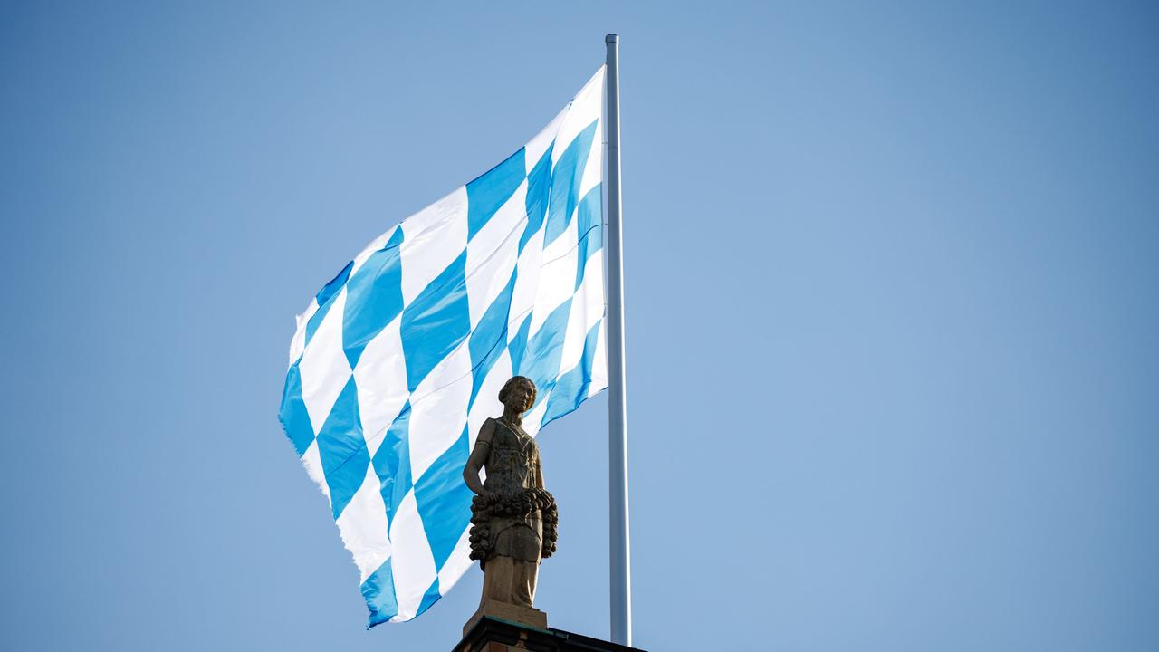 Afd Im Bayerischen Landtag: Mitarbeiter Mit Rechtsextremen Verbindungen