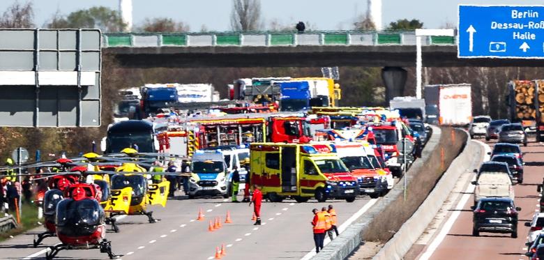 Schwerer Reisebus Unfall Auf A9 – Mehrere Tote