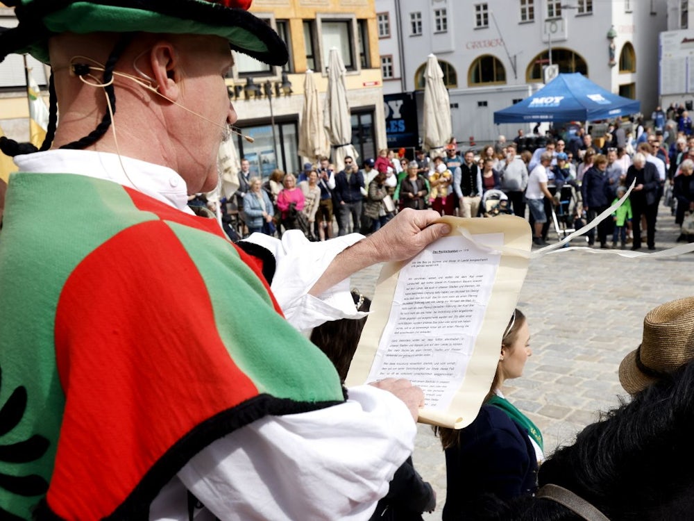 Bierstadt Freising: Betonpoller Am "tag Des Bieres"