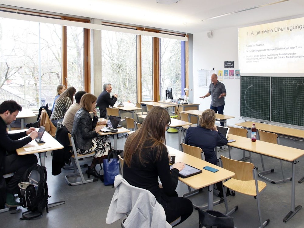 Gauting: Hologramm Im Klassenzimmer