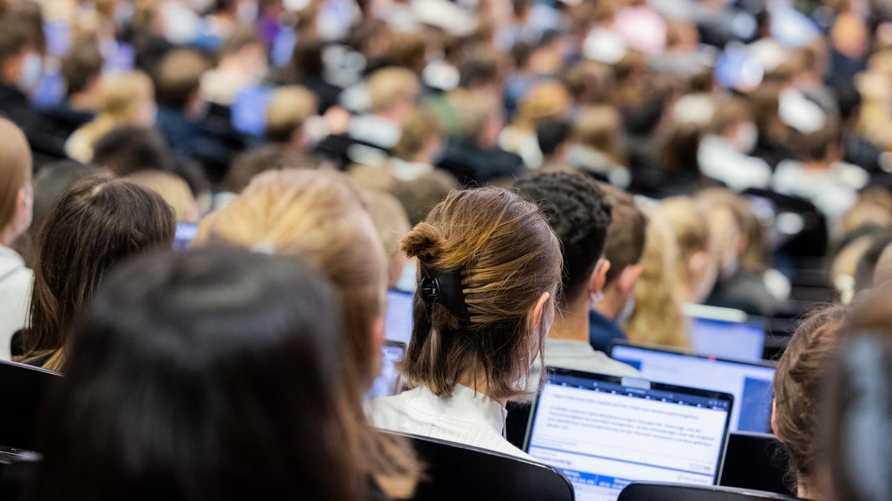 Eu Kommission Plant Einheitliche Uni Abschlüsse