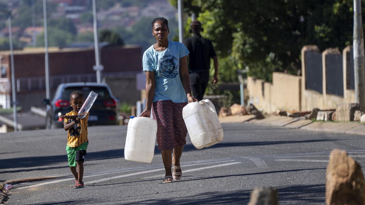 Seit Wochen Kaum Wasser Für Viele Menschen In Johannesburg