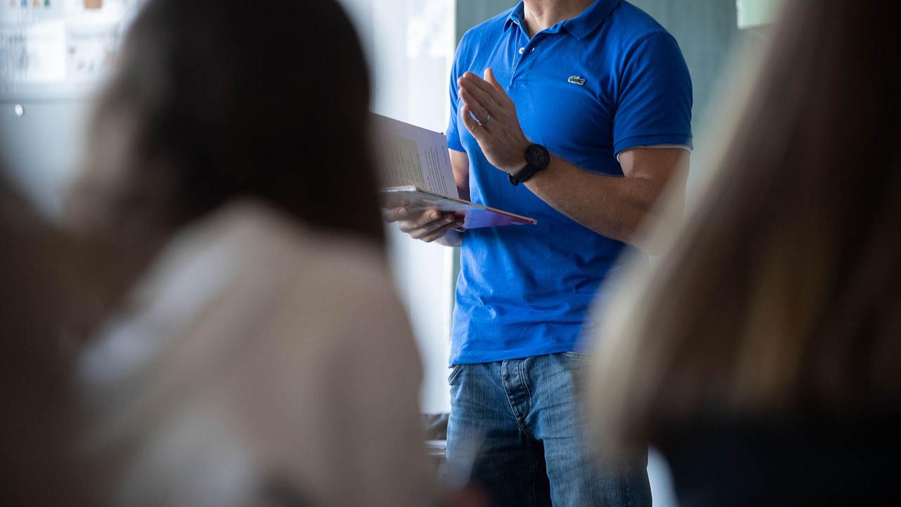 Studie Zu Schulbüchern: Zu Wenig Wirtschaftswissen, Zu Viele Fehler