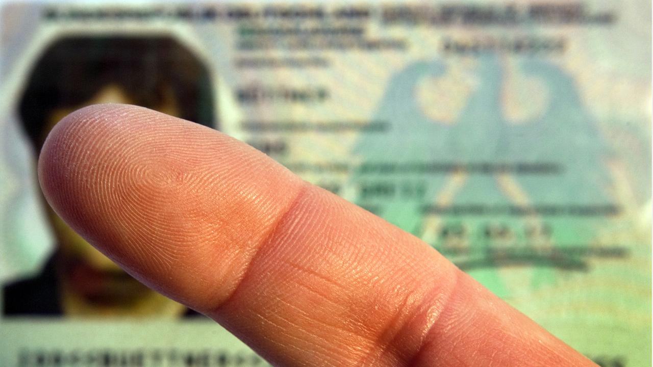 Eugh: Fingerabdrücke Im Personalausweis Sind Rechtens