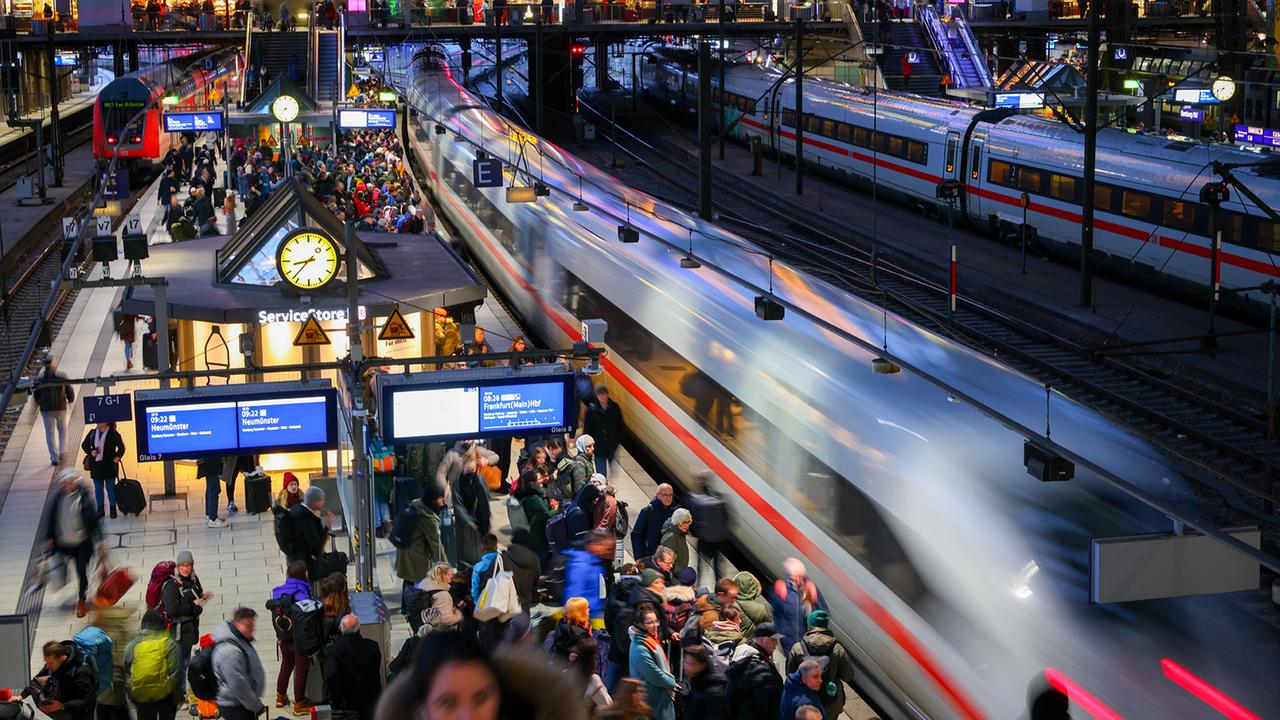 Einigung Zwischen Bahn Und Gdl: Den Preis Dafür Zahlen Andere