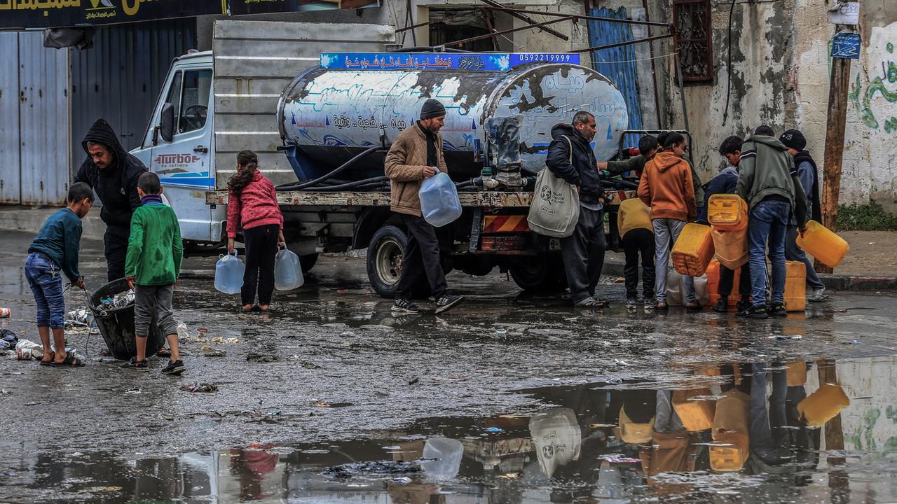 2,2 Milliarden Menschen Fehlt Zugang Zu Sauberem Trinkwasser