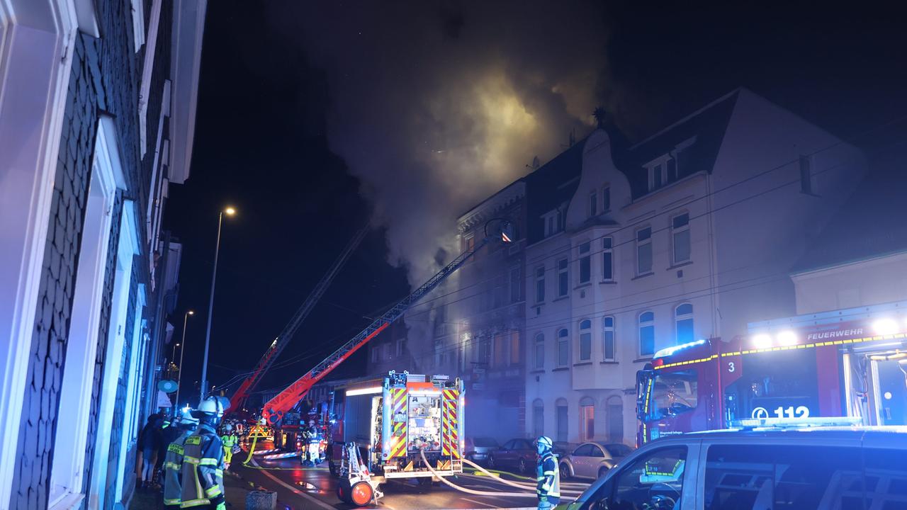 Brand In Solinger Mehrfamilienhaus Mehrere Verletzte Und Vermisste