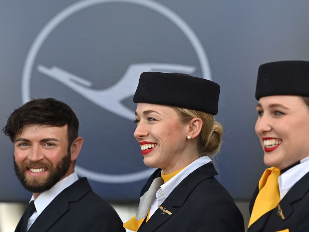 Tarifeinigung: Lufthansa Kabinenpersonal Bekommt Mehr Geld