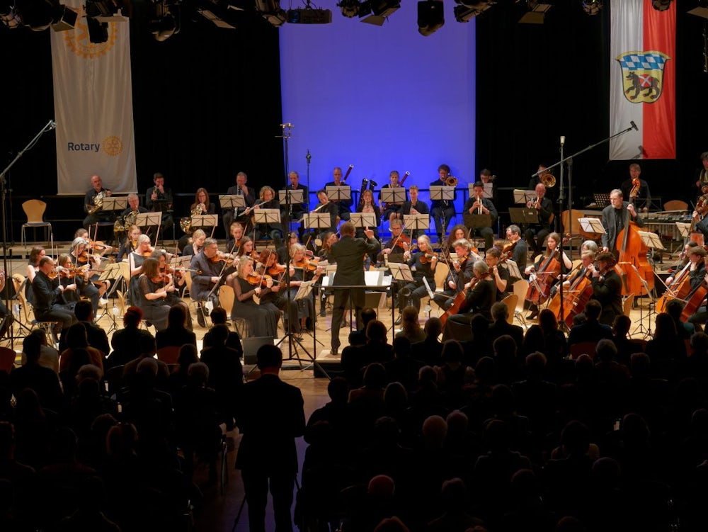 Uraufführung: Asam Sinfonietta Beim Benefizkonzert