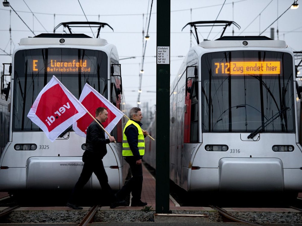 Öffentlicher Nahverkehr: Verdi Ruft In Nrw Zum Streik Auf