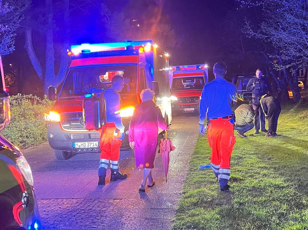 Feuerwehr: Sechs Personen Bei Wohnungsbrand In Neuperlach Verletzt