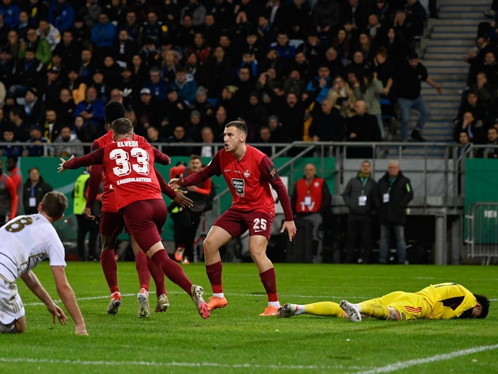 Saarbrücken Im Dfb Pokal: Der Rasen Setzt Die Letzte Pointe