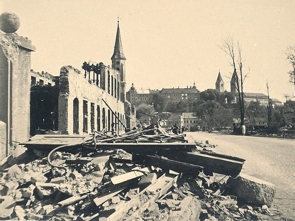 Gedenken An Den 18. April 1945: "als Der Luftkrieg In Unsere Heimat Kam"