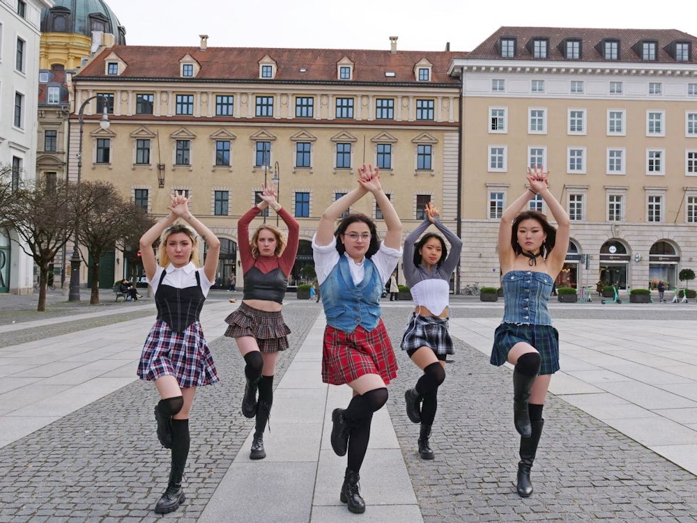 Münchner K Pop Tanzgruppe "yxnow Dance Crew": Koreanisch Tanzen Wie Die Stars