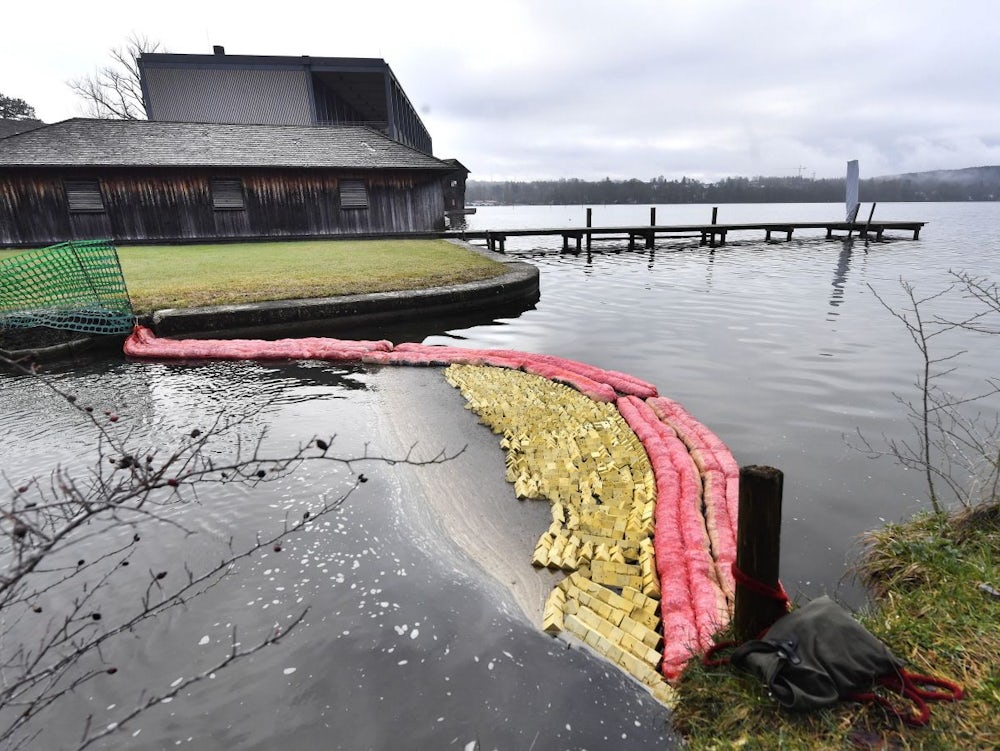 Starnberg: Wer Hat Die Ölspur Im Bach Verursacht?