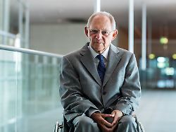 Autobiografie Ist Großer Wurf: Schäuble Setzt Sich Das Denkmal, Das Er Verdient