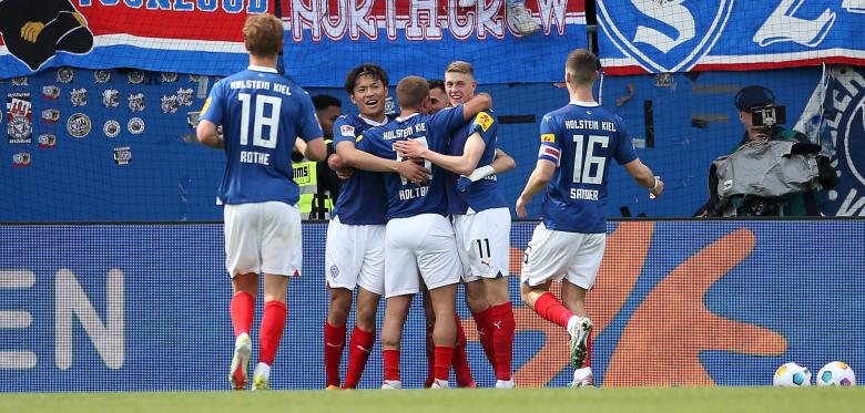 Traumhafter 30 Meter Volley – Kiel Schießt Sich Mit Vier Tore Gala An Die Spitze