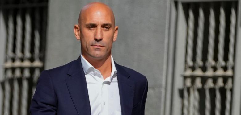 Ex Fußballboss Rubiales Bei Rückkehr Nach Spanien Festgenommen