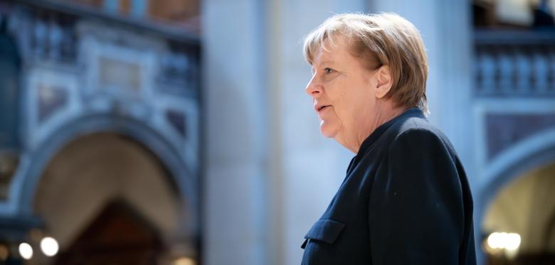 Merkel Geht Zu Trittins Abschied, Nicht Aber Zum Cdu Parteitag