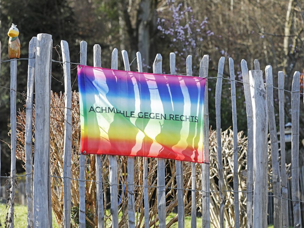 Aktion Gegen Rechts: Ein Dorf Bekennt Farbe