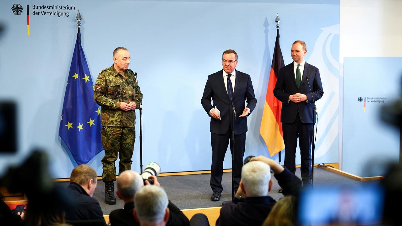 Bundeswehr Soll Vierte Streitkraft Und Zentrales Kommando Bekommen