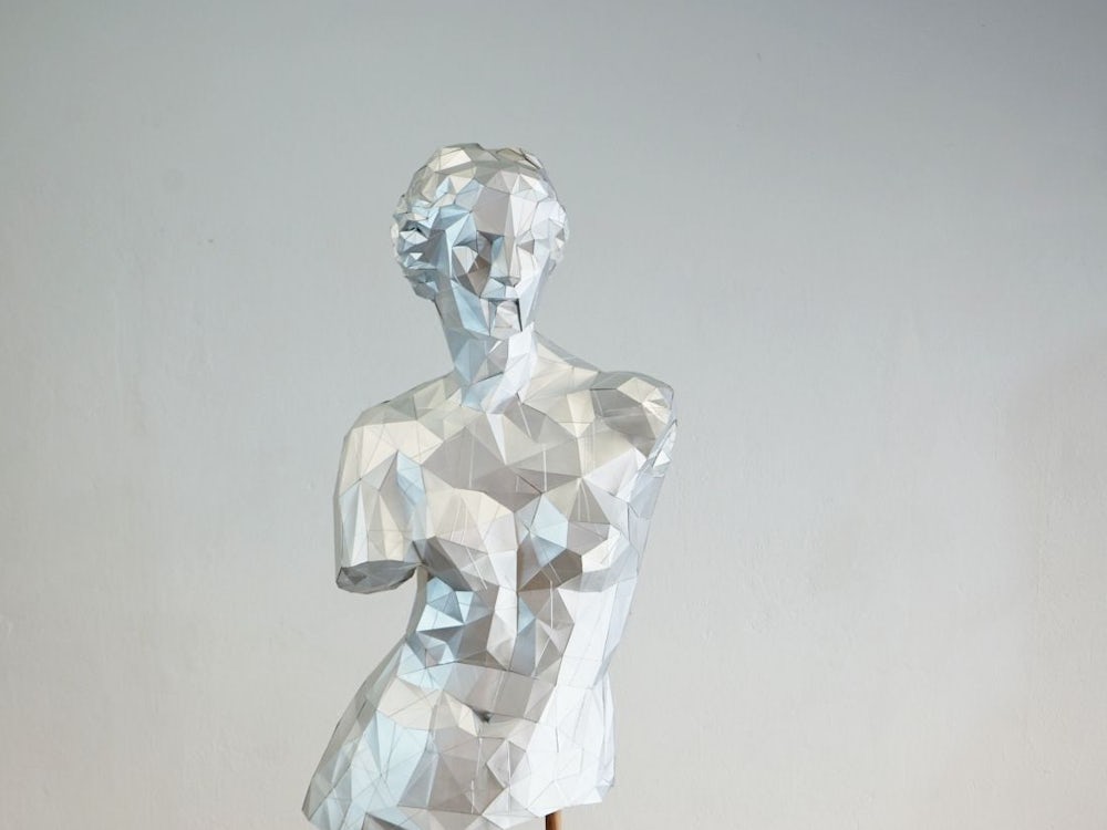 Vernissage: Venus Aus Papier