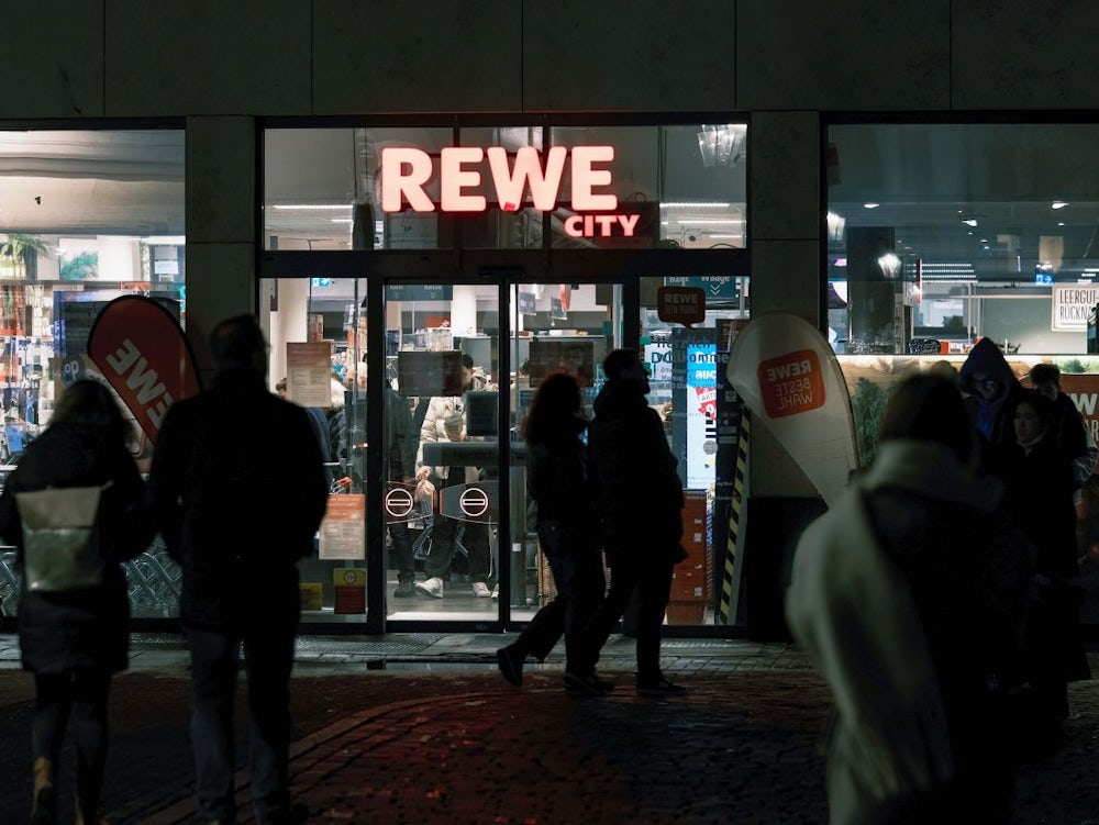 Handel: Rewe Macht Deutlich Mehr Gewinn Aber Nicht Mit Lebensmitteln