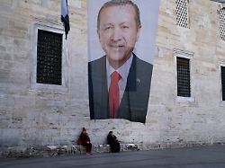 Miserable Ergebnisse Für Die Akp: Warum Die Türkischen Wähler Erdogan So Hart Abstrafen