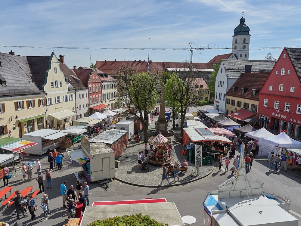 Premiere In Ebersberg: Frühlingsmarkt Mit Sommerwetter