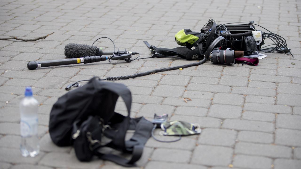 Reporter Ohne Grenzen Meldet Mehr Als 40 Übergriffe Auf Journalisten