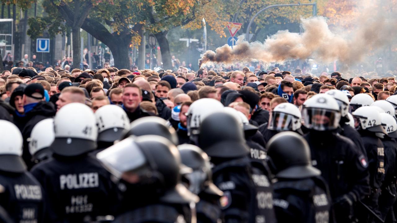 Prozesbeginn In Sachen Polizeikosten