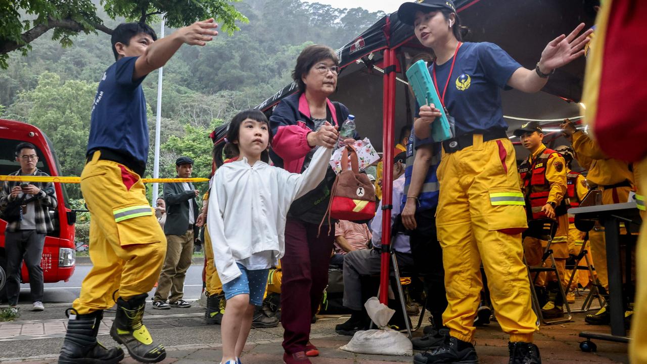 Hunderte Nach Erdbeben In Taiwan Aus Nationalpark Gerettet