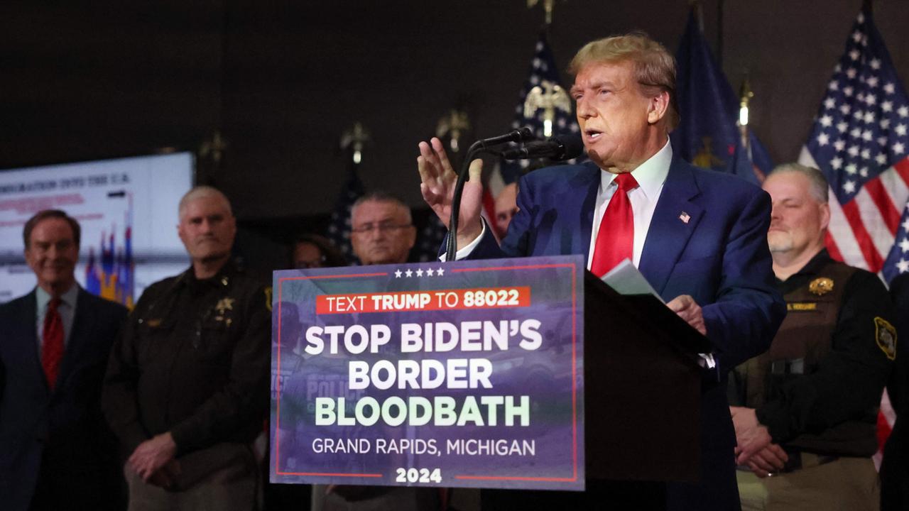 Trump Verschärft Im Wahlkampf Hetze Gegen Migranten Und Biden