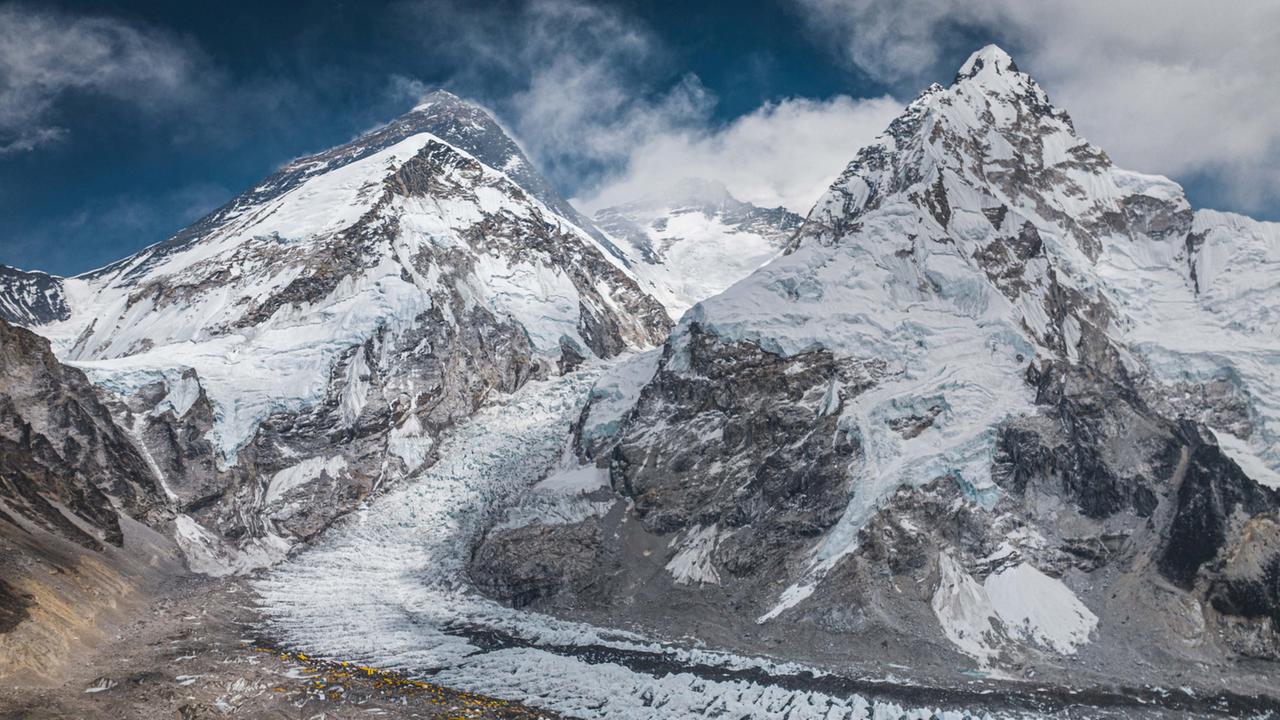 Aufstiegssaison Am Mount Everest Startet Mit Tracking Pflicht